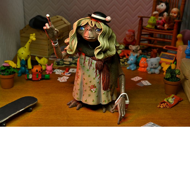 E.T. the Extra-Terrestrial Ultimate Dress-Up E.T. Action Figure 11cm