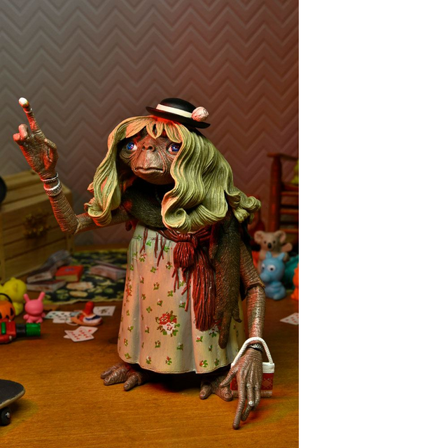 E.T. the Extra-Terrestrial Ultimate Dress-Up E.T. Action Figure 11cm