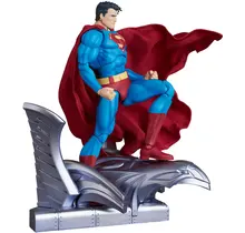 MAFEX Superman (Superman: For Tomorrow) Action Figure 16cm