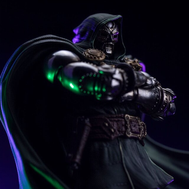 The Infinity Gauntlet Marvel Legends Diorama Statue 1/10 Doctor Doom 30cm