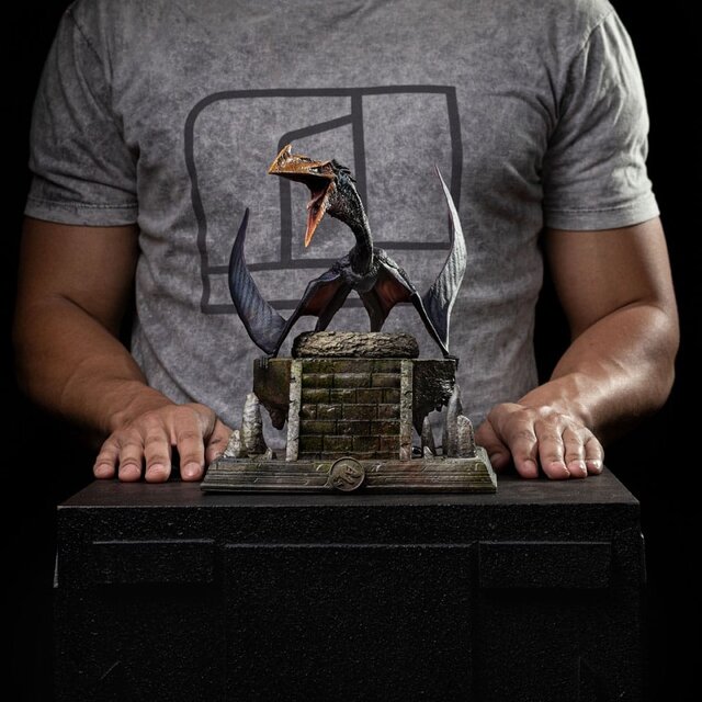 Jurassic World Rebirth Icons Statue Quetzalcoatlus 26 cm