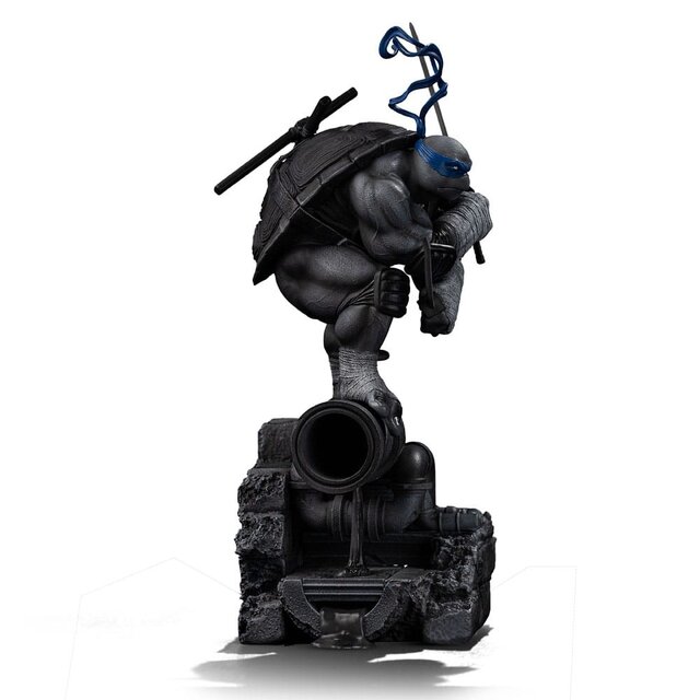 Teenage Mutant Ninja Turtles Art Scale Statue 1/10 Leonardo Black and White Variant 26 cm