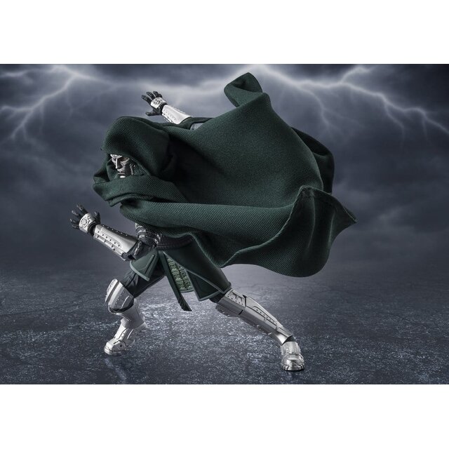 Marvel S.H.Figuarts Doctor Doom (Avengers: Doomsday) Action Figure 16cm