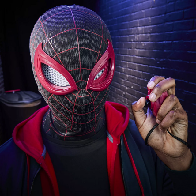 Marvel Legends Series Spider-Man: Miles Morales Electronic Expressive Mask
