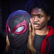 Marvel Legends Series Spider-Man: Miles Morales Electronic Expressive Mask
