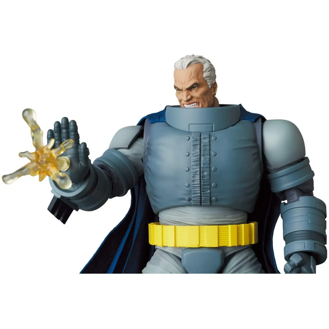 MAFEX Armored Batman (The Dark Knight Returns) 16cm