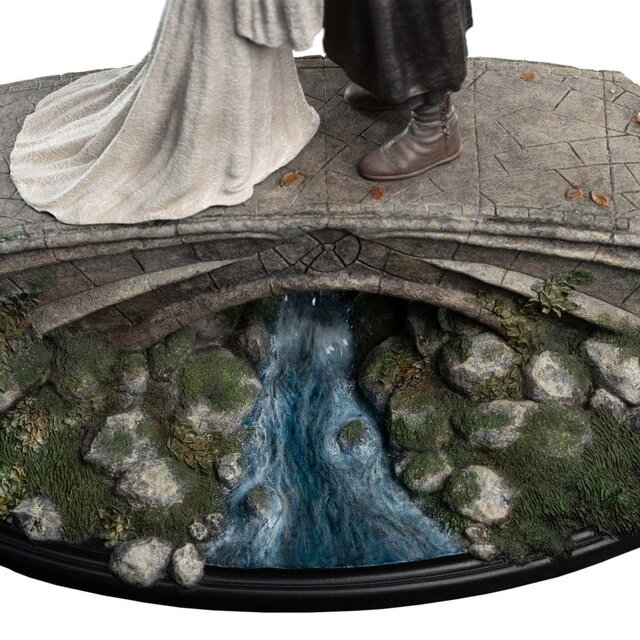 The Lord of the Rings Mini Statue Aragorn & Arwen 24cm