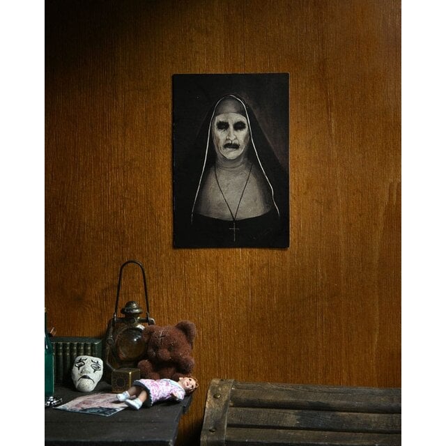 The Conjuring Universe Ultimate The Nun (Valak) Action Figure 18cm