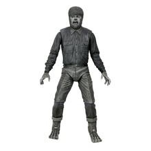Ultimate The Wolf Man (Black & White)