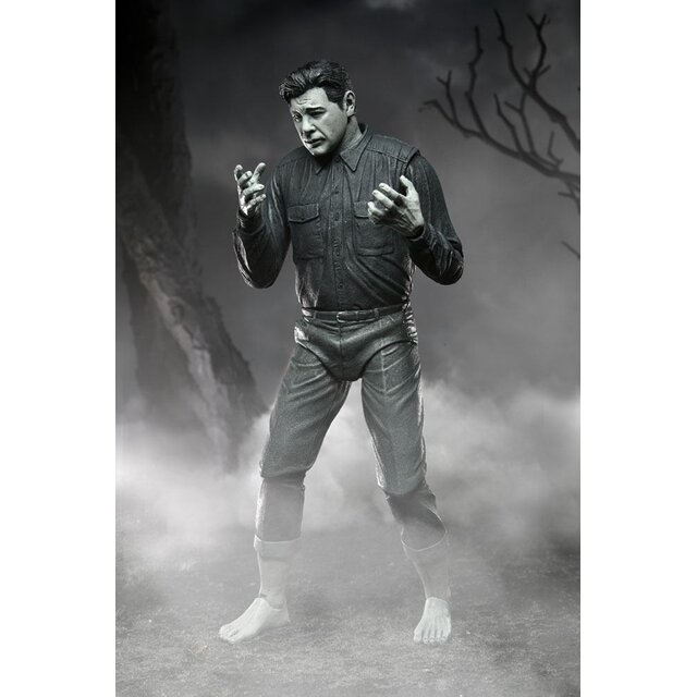 Universal Monsters Ultimate The Wolf Man (Black & White) Action Figure 18cm