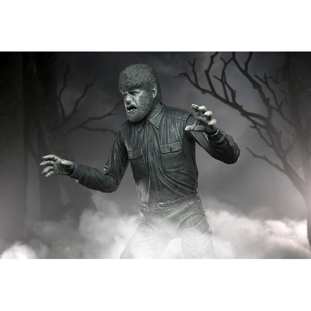 Universal Monsters Ultimate The Wolf Man (Black & White) Action Figure 18cm