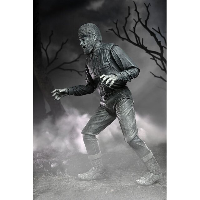Universal Monsters Ultimate The Wolf Man (Black & White) Action Figure 18cm