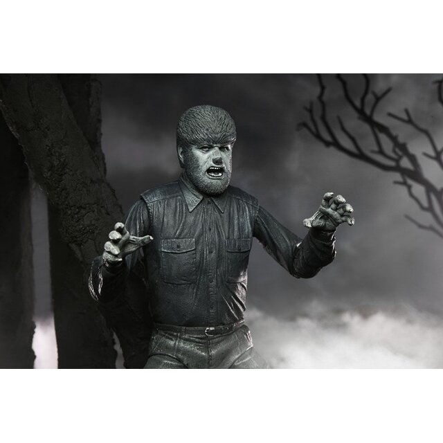 Universal Monsters Ultimate The Wolf Man (Black & White) Action Figure 18cm