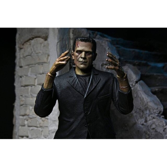 Universal Monsters Ultimate Frankenstein's Monster (Color) Action Figure 18cm