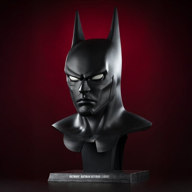 DC Direct Batman Beyond Mask 1/1 Replica 58cm