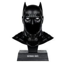 Batman (Batman: Noel) 1/3 Cowl Replica 18cm