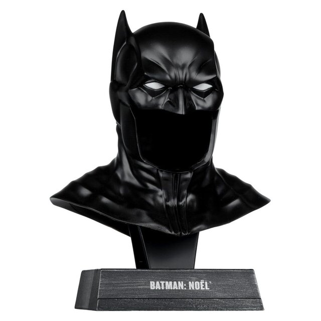 Batman (Batman: Noel) 1/3 Cowl Replica 18cm