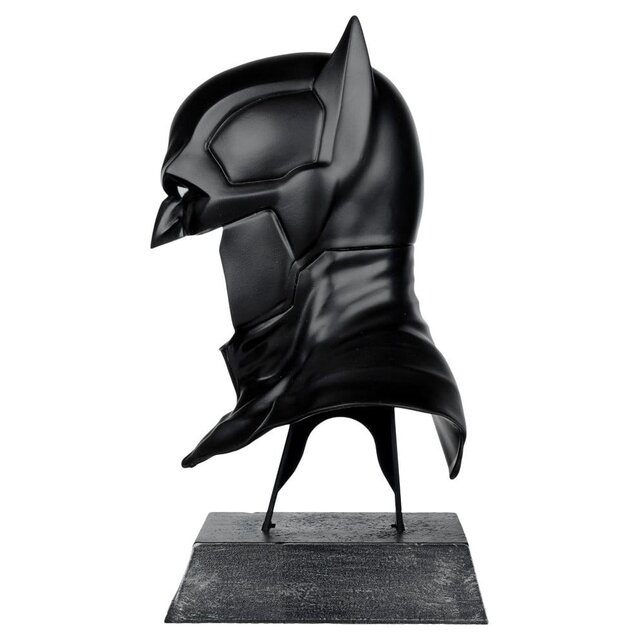 Batman (Batman: Noel) 1/3 Cowl Replica 18cm