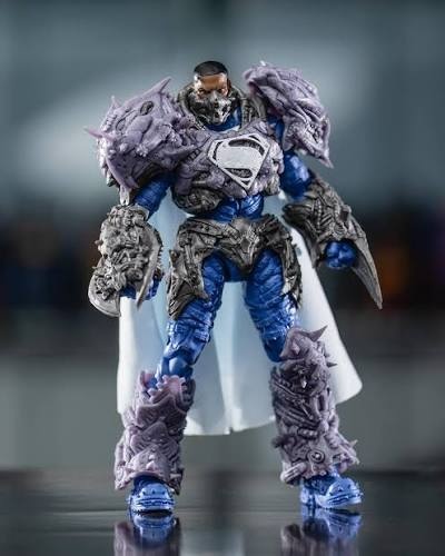 McFarlane Earth-2 Superman (Ghosts of Krypton) Platinum