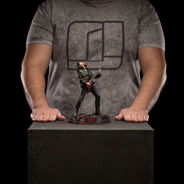Stranger Things Deluxe Art Scale Statue 1/10 Eddie Munson 20cm