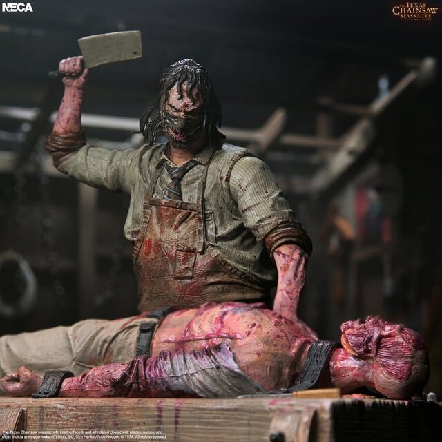 Texas Chainsaw Massacre: The Beginning Diorama Leatherface Slaughterhouse Boxed Set 18cm