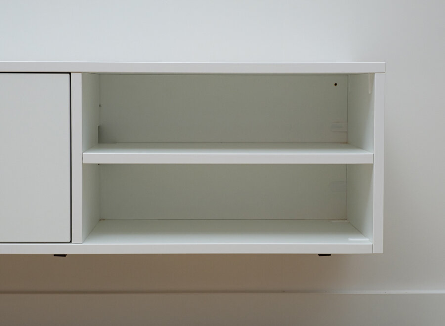 Zwevend tv meubel met open vak in wit