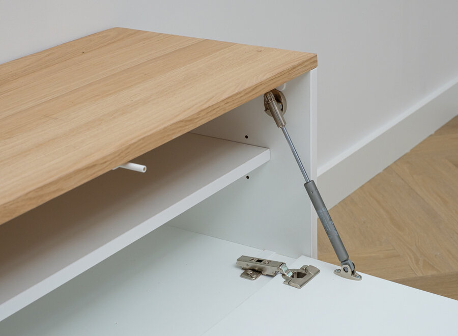 Tv meubel met 2 kleppen in wit en eiken blad