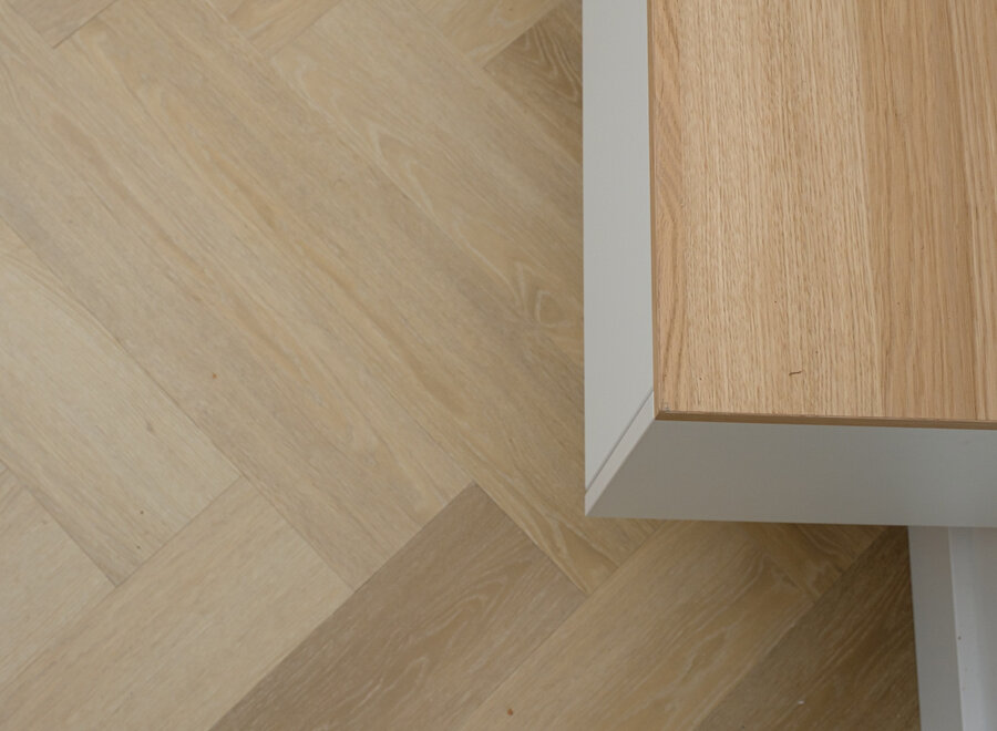 Tv meubel met 2 kleppen in wit en eiken blad