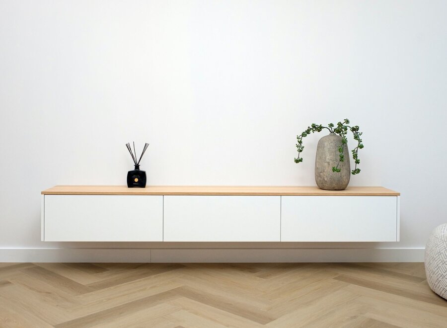 Tv meubel met 3 kleppen wit met eiken blad