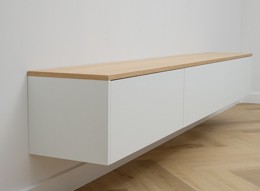 Zwevend tv meubel met 3 kleppen wit met eiken blad