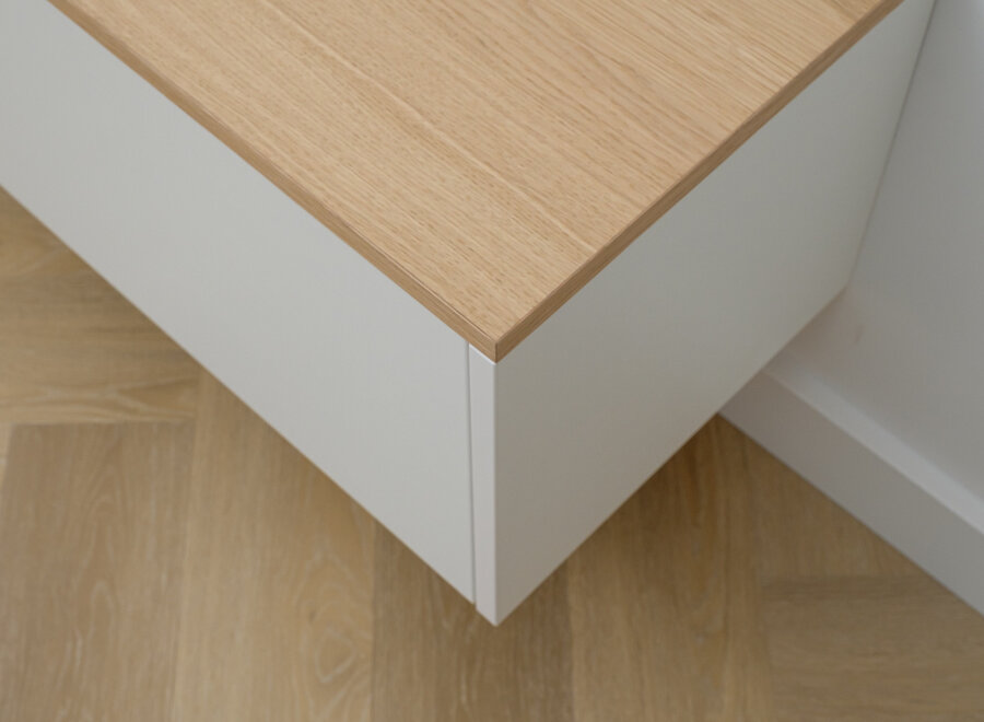 Zwevend tv meubel met 3 kleppen wit met eiken blad