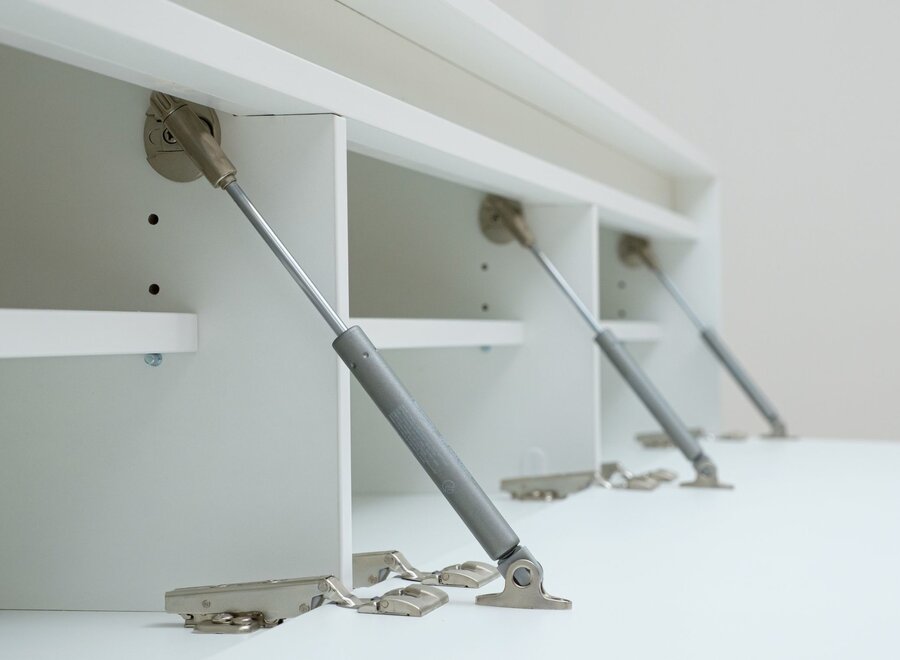 Tv meubel met 3 kleppen wit met greep