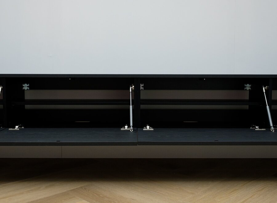 Tv meubel met 4 kleppen in eiken (kleur naar keuze)