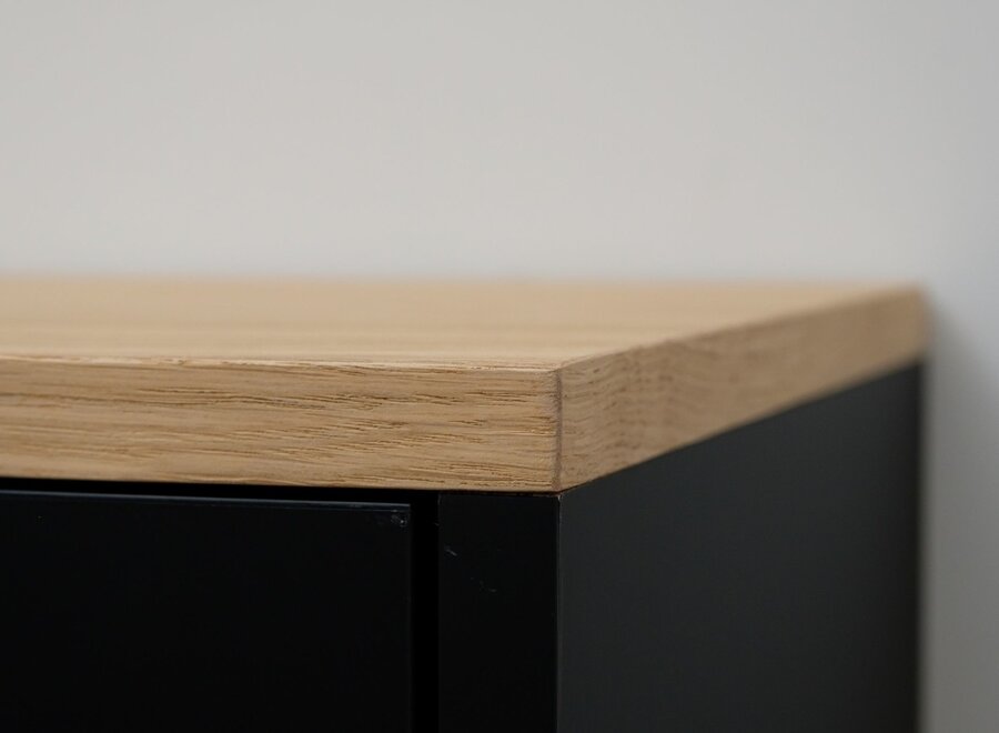 Zwevend tv meubel met 3 kleppen zwart met eiken blad
