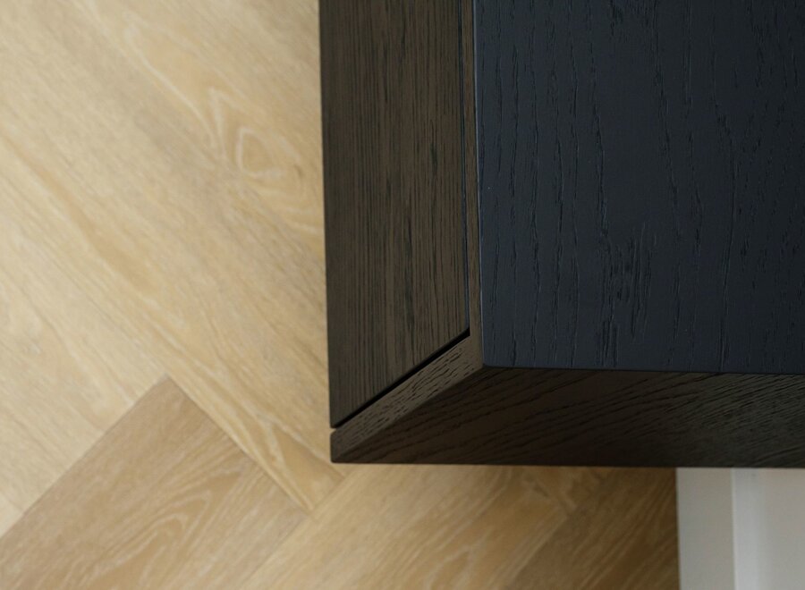 Zwevend Tv meubel met 2 kleppen uitgevoerd in eiken