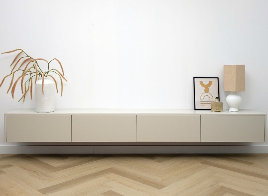 Zwevend tv meubel met 4 kleppen in kleur na keuze