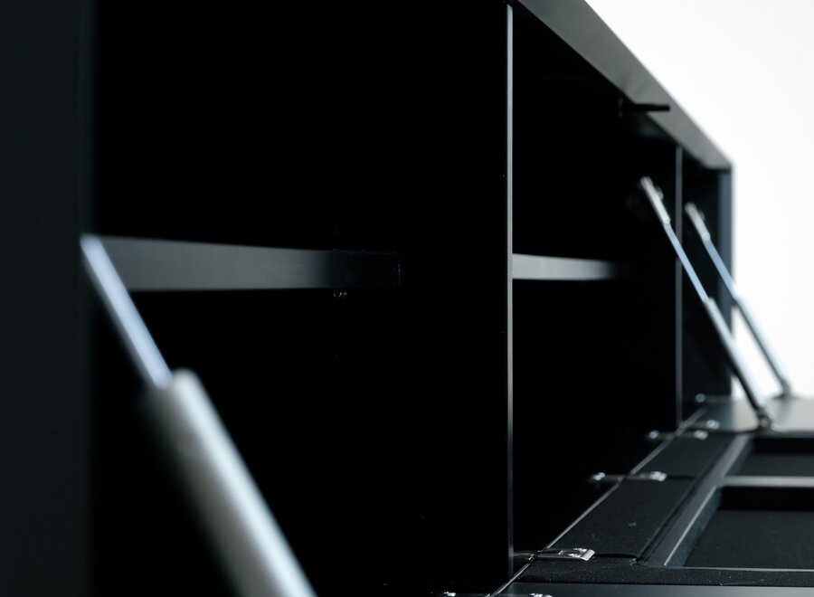 Zwevend Tv meubel met speakerdoek - 3 kleppen - in kleur naar keuze