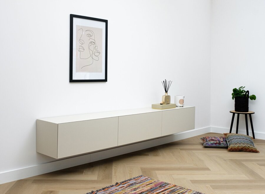 Zwevend Tv meubel met 3 kleppen - in kleur naar keuze