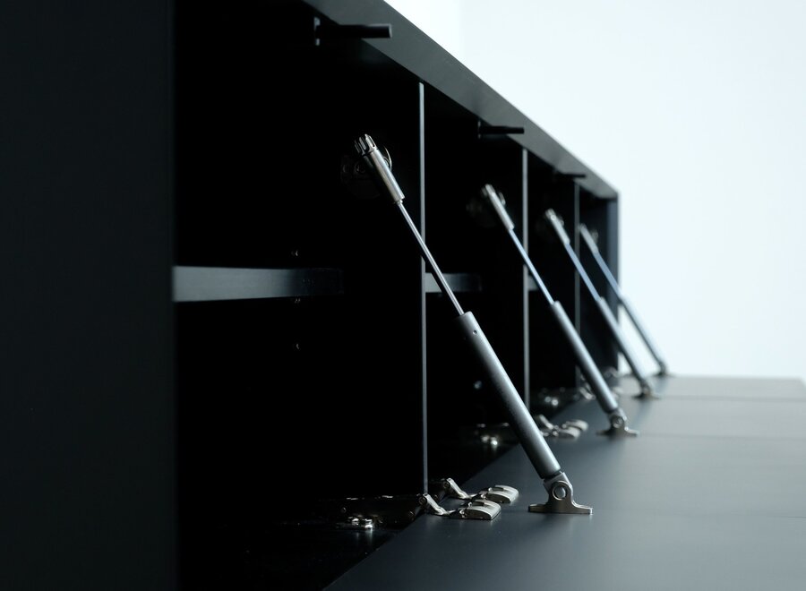 Zwevend Tv meubel met 4 kleppen - in kleur naar keuze