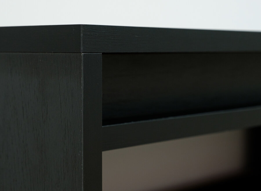 Zwevend tv meubel met 2 kleppen en greeplijst in zwart eiken