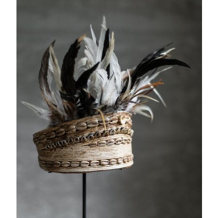 Must Living Must Living Balinese hoed met schelpen en veren