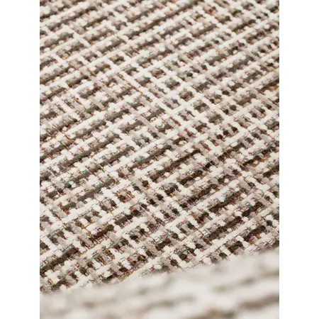 So True by Troubadour Fauteuil Kunis