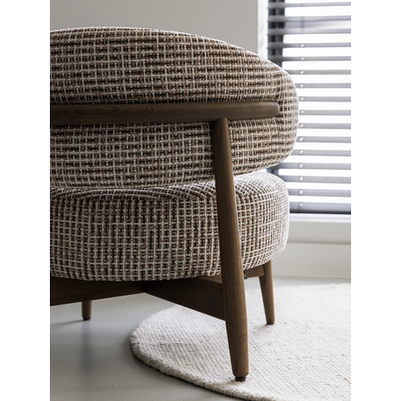 So True by Troubadour Fauteuil Kunis