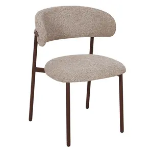 Eetkamerstoel Ryo zand met walnoot frame