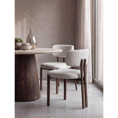 So True by Troubadour Eetkamerstoel Kai naturel met walnoot frame