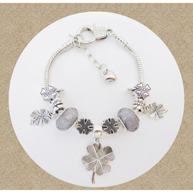 Armband Zilverkleurig met Klavertje Vier Bedels