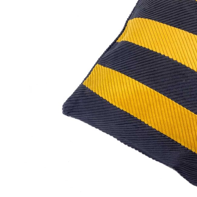 Sierkussen Lilla Ocre 45x45cm