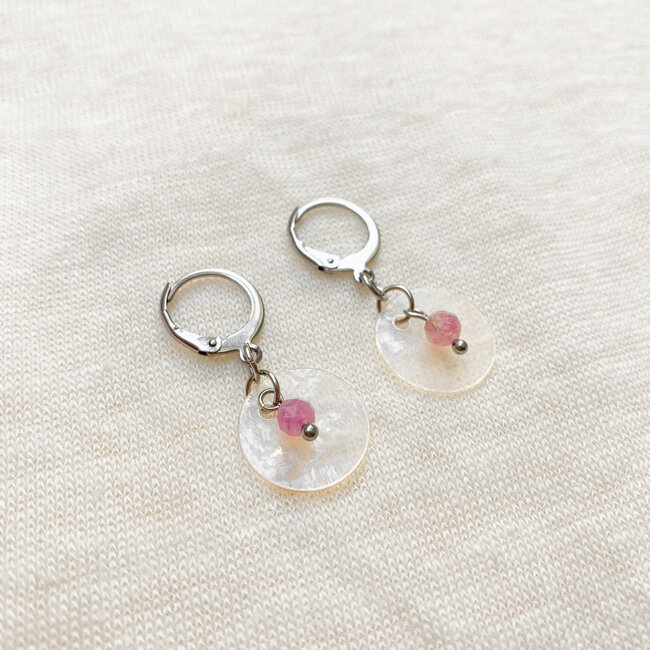 Oorringetjes Toermalijn & Schelp - RVS Zilver