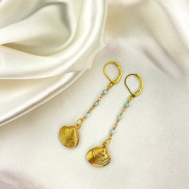 Schelpoorbellen met Apatiet - Goudkleurig - Zomerse Oorbellen