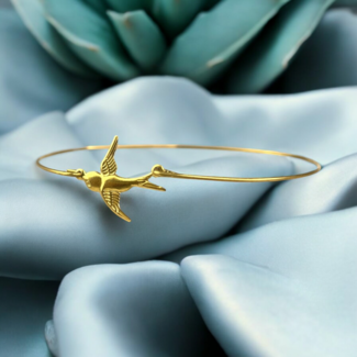 Gouden Bangle - Zwaluw Hanger - Symbool van Vrijheid